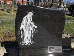 Tablica z rzeźbą 1