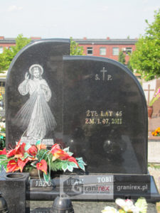 Tablica z rzeźbą 19