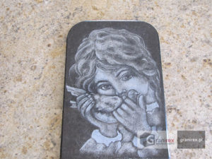 Tablica z rzeźbą 21