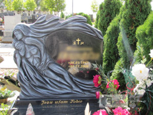 Tablica z rzeźbą 9